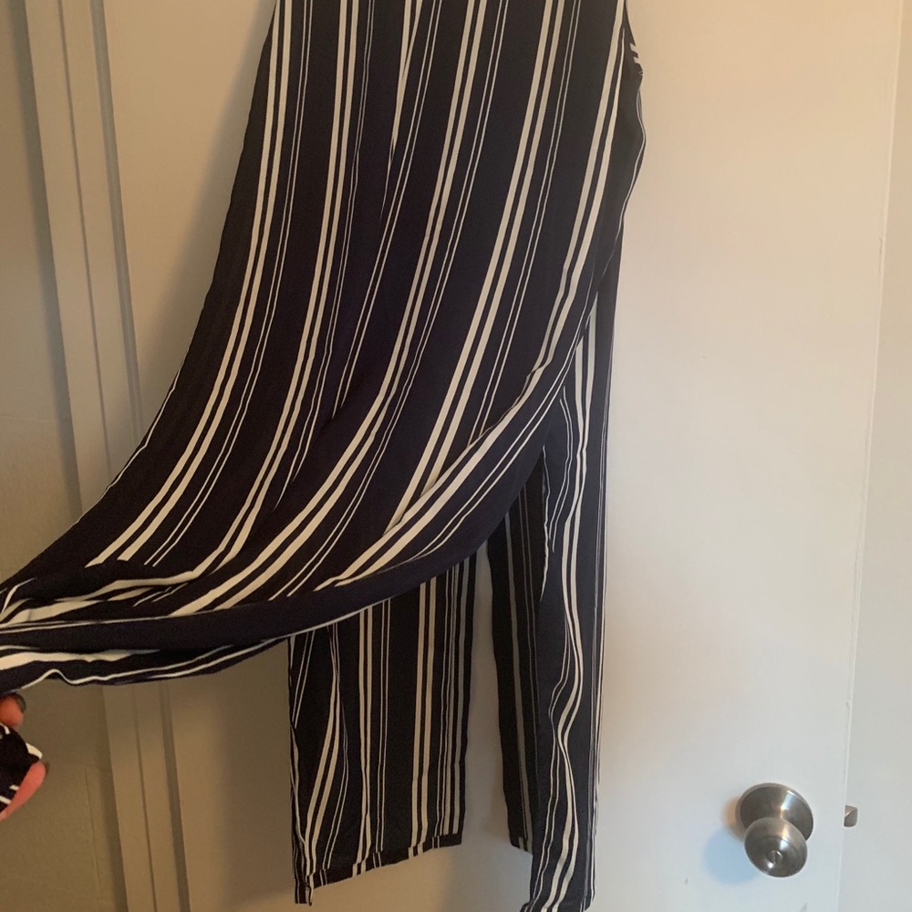 Flowing Long Tank top - Picture 2 of 4
